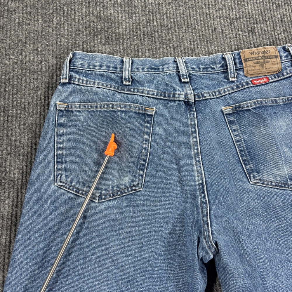 Wrangler Regular Fit Jeans Mens 36x30 Blue Medium Wash Denim 96501DS - Picture 10 of 11